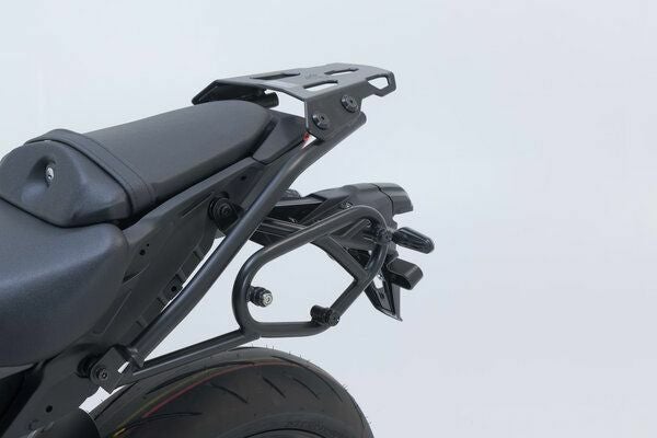 怒*チ様 YAMAHA MT09 サイドキャリア ヤマハ MT-09 24〜 SLCサイドキャリア 右側 SW-MOTECH : モトパーツ