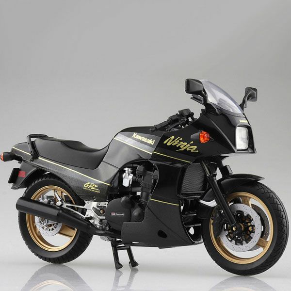 1/12 カワサキGPZ900R ブラック/ゴールド 完成車モデル アオシマ