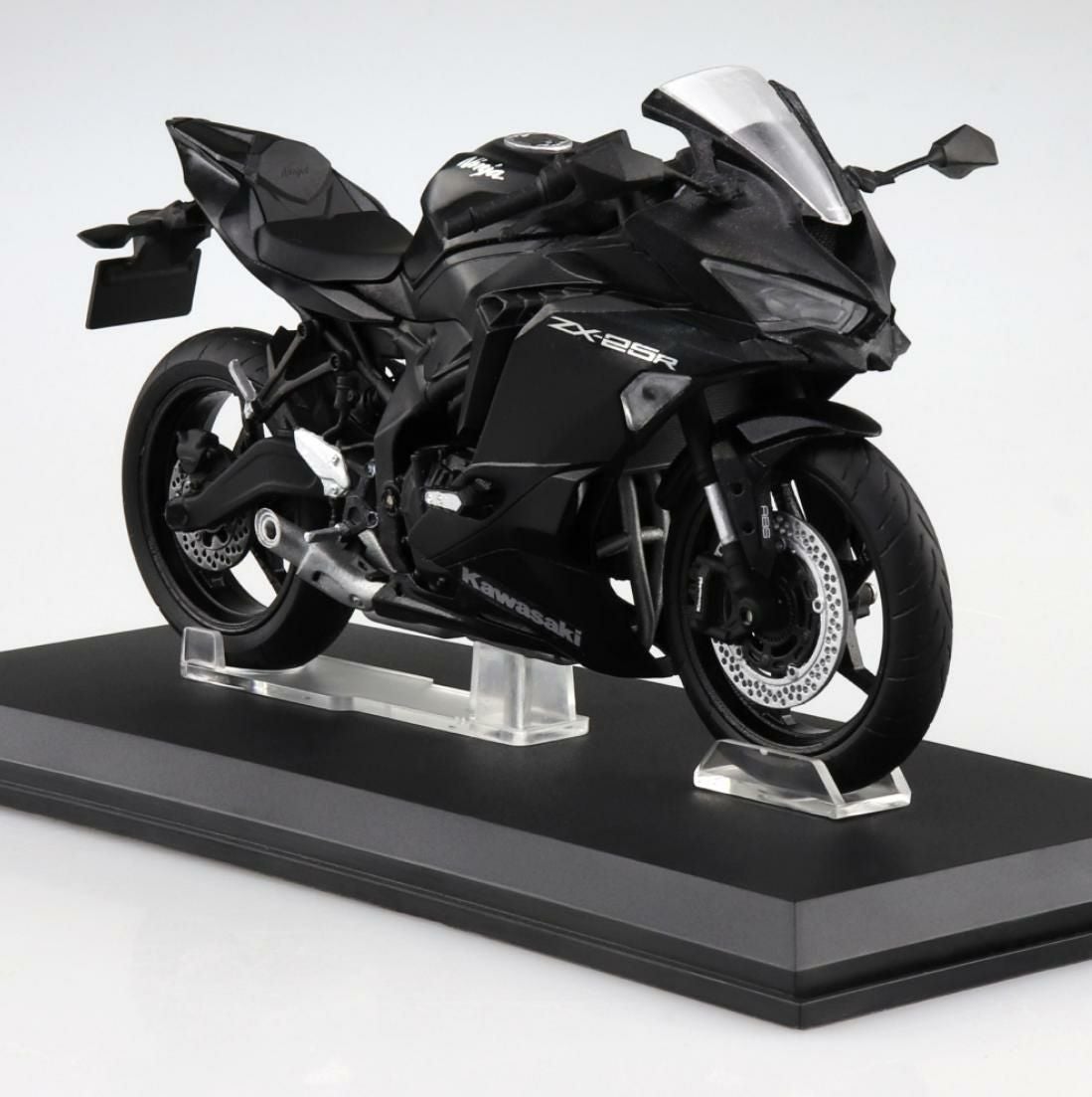 1/12 カワサキ ZX25R メタリックスーパーブラック 完成車モデル
