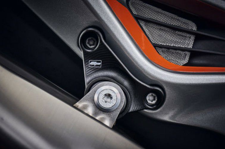 KTM 890DUKE/R/GP 20- マフラーステー エボテックパフォーマンス