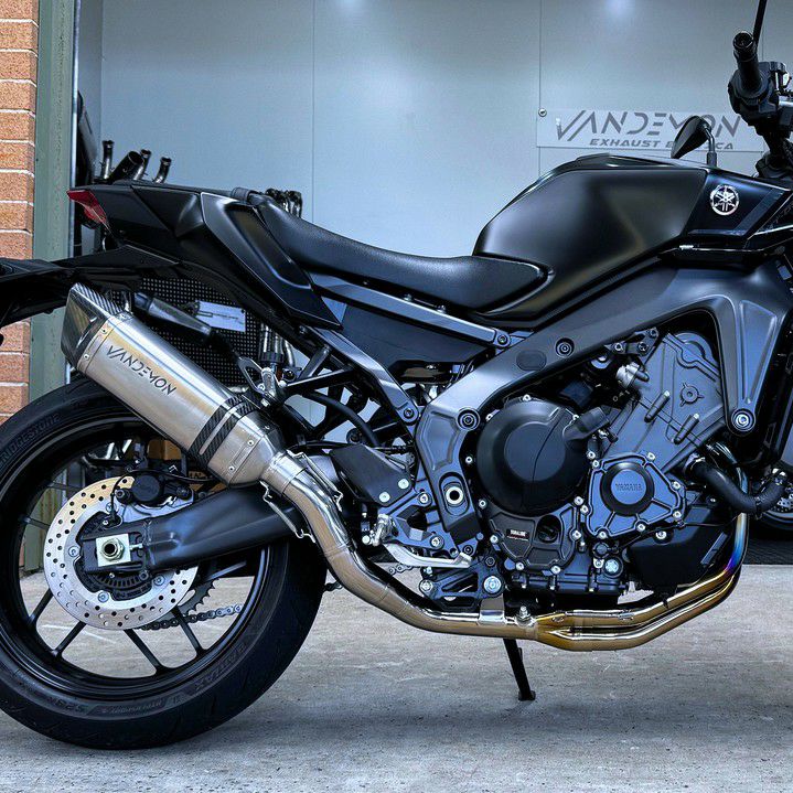 ヤマハXSR900GP用フルエキゾーストマフラー　中古品 XSR900(2022-) XSR900GP(2024-) MT09(2024-) フルエキゾースト チタン