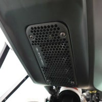 KTM 990DUKE 24- レギュレーターガード ブラック エボテックパフォーマンス_1
