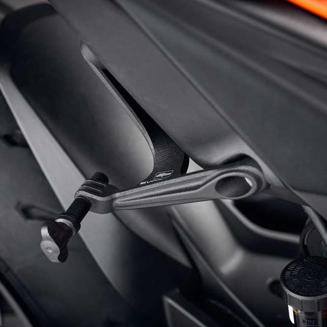 KTM 1390スーパーデューク R 24- アクションカメラ リアフットペグマウント エボテックパフォーマンス_1