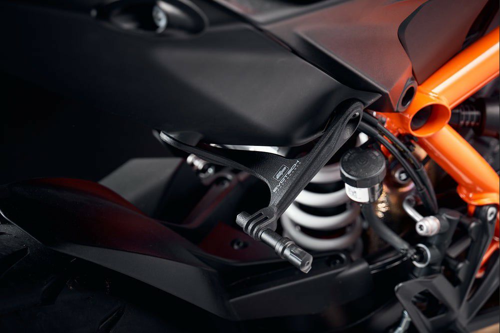 KTM 1390スーパーデューク R 24- アクションカメラ リアフットペグ