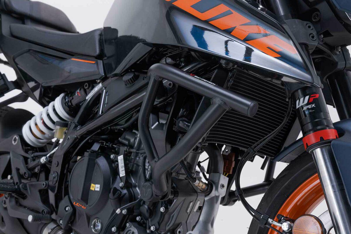 KTM 125/250/390 DUKE 24- エンジンガード ブラック SW-MOTECH