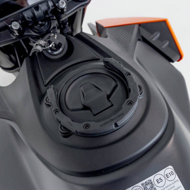 KTM 990DUKE 24- PRO タンクバッグ用 タンクリング SW-MOTECH | バイク