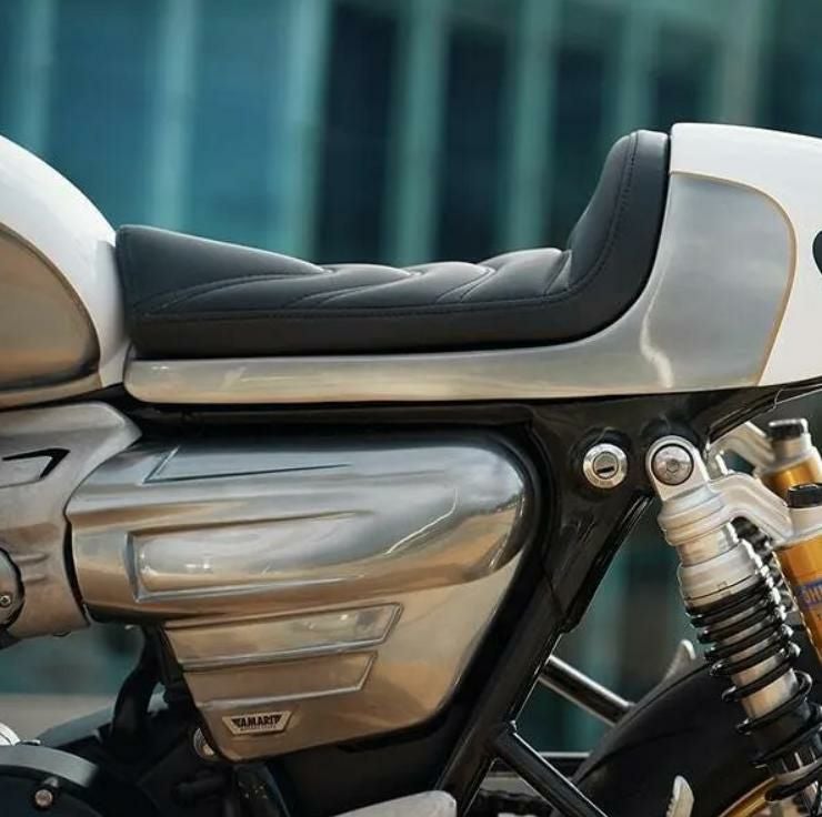 トライアンフ スピードツイン1200 パリ サイドカバー 左右セット