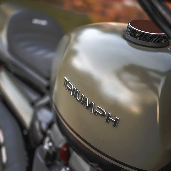 トライアンフ TRIUMPH 3Dロゴステッカー CNC 削り出しアルミ製 タンク
