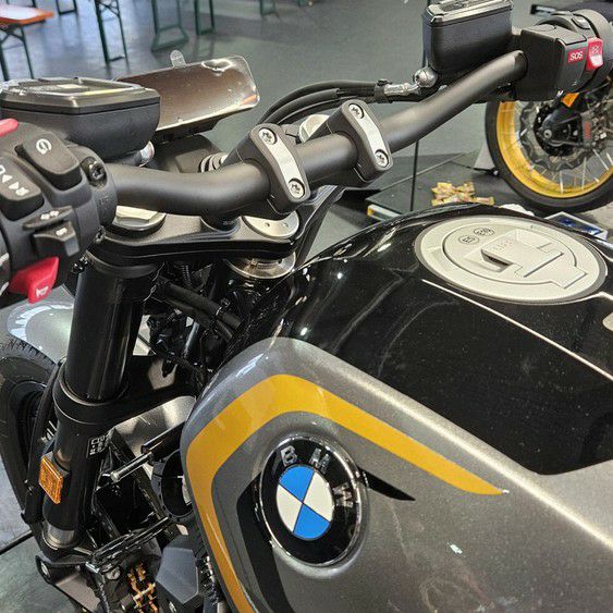 PUIG ツーリングプラススクリーン ダークスモーク BMW R1250RS (2019