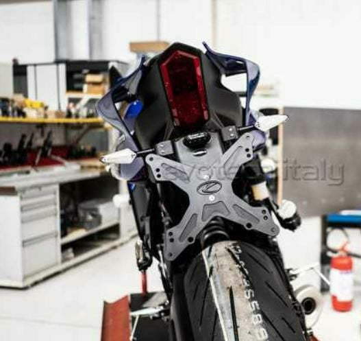 rizoma 汎用ミラー 「NAMIC Street」 」 右側 リゾマ | バイクカスタム