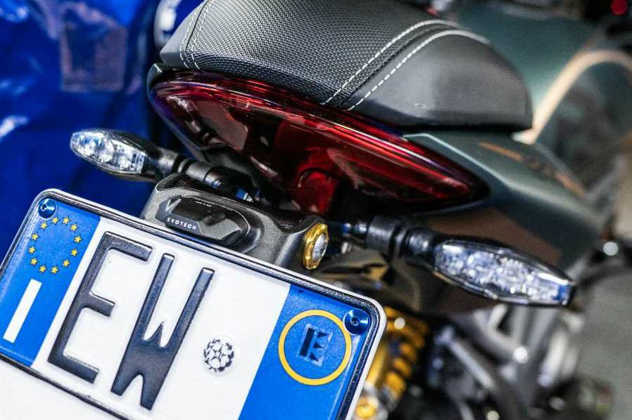 スピードトリプル1200RS/RR 21- フェンダーレスキット プレミアム