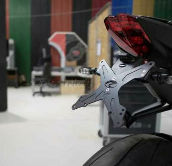 ストリートトリプル765R/S/RS 17- フェンダーレスキット プレミアム