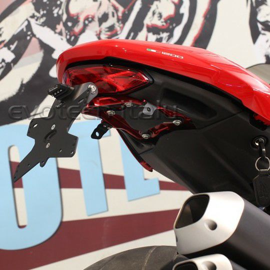 EP Ducati モンスター 1200 / モンスター 821 フレームスライダー
