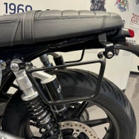 トライアンフ スピードツイン900 25- サドルバッグ ステー サテンブラック 左右セット La Poderosa_1