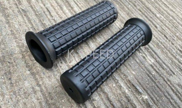 トライアンフ スピード400/スクランブラー400X グリップ ブロックパターン ブラック K-SPEED_2