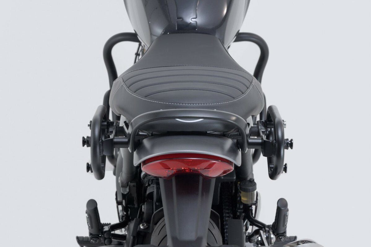 トライアンフ スピード400/スクランブラー400X サイドバッグシステム