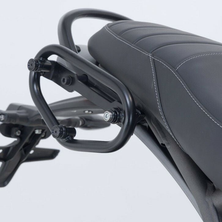 トライアンフ スピード400/スクランブラー400X SLCサイドキャリア ブラック 右側 SW-MOTECH_1