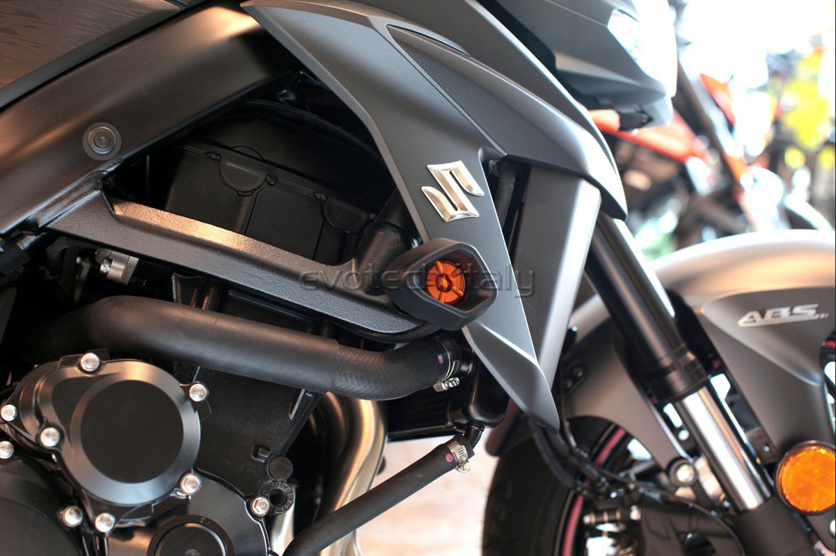 スズキ GSX-S750 17-20 フレームスライダー エンジンスライダー アンチ