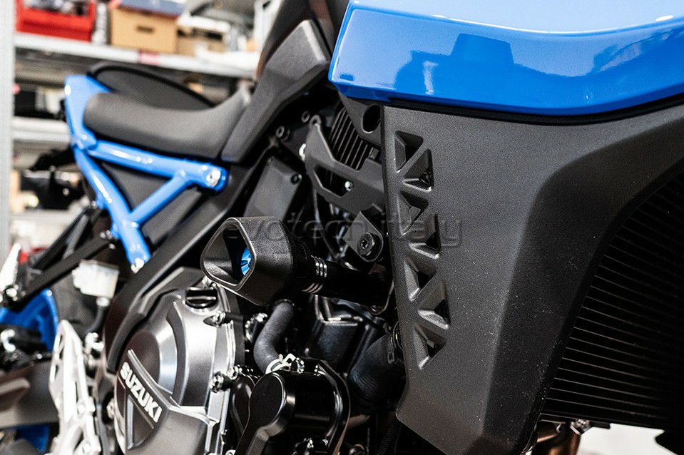 GSX-8S 23- フレームスライダー エンジンスライダー アンチショック