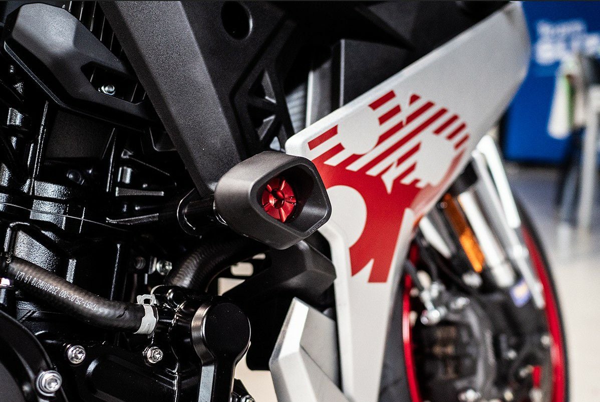 GSX-8R 24- フレームスライダー エンジンスライダー アンチショック