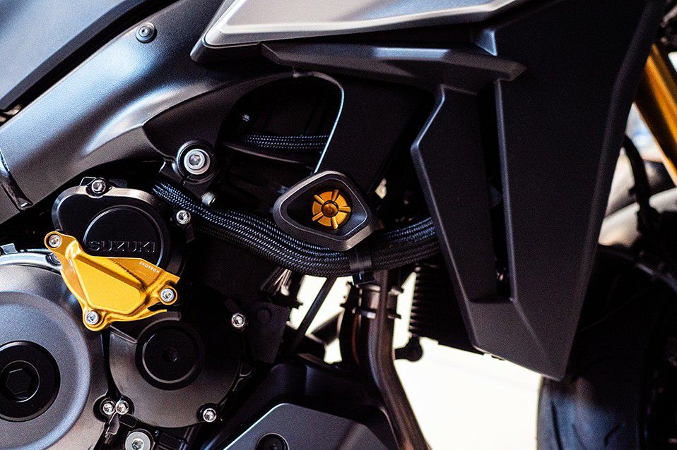 EVOTECH エボテック Anti-shock frame sliders for Yamaha R6 '17-'19