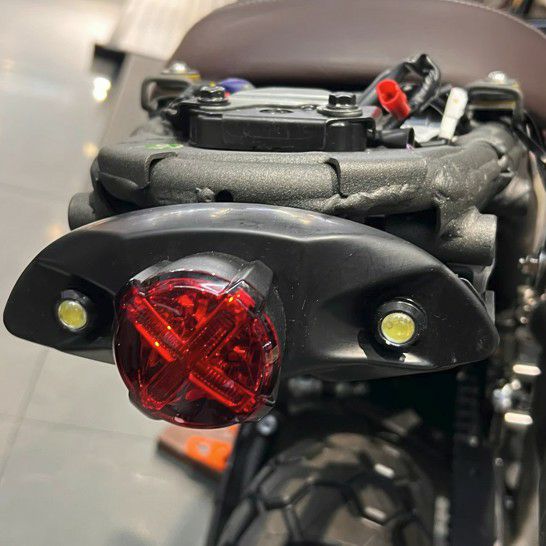 トライアンフ スクランブラー400X スピード400 テール/ストップランプ