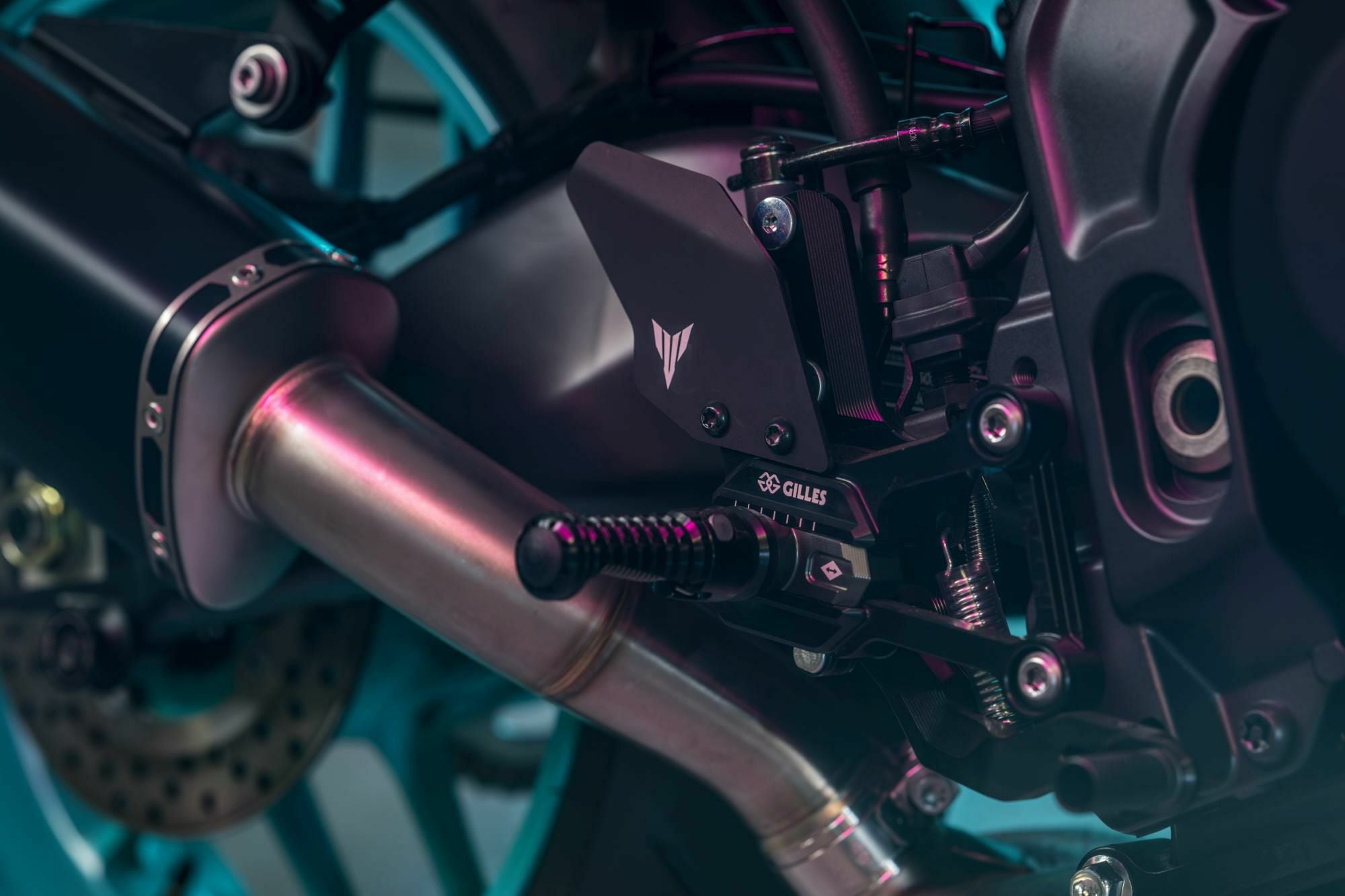YAMAHA(ヤマハ純正部品) MT-09 リアセット | バイクカスタムパーツ専門