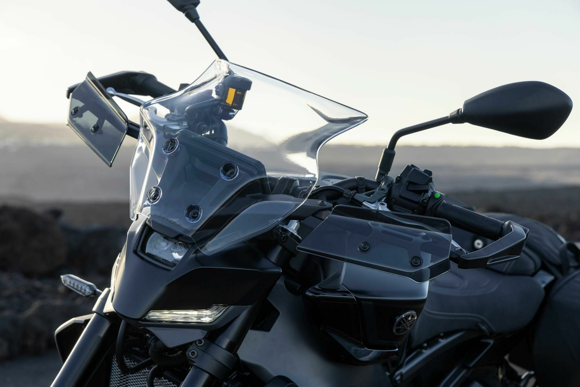 ヤマハ純正ミドルスクリーン YAMAHA(ヤマハ純正部品) MT-09 ミドルスクリーン | バイクカスタム