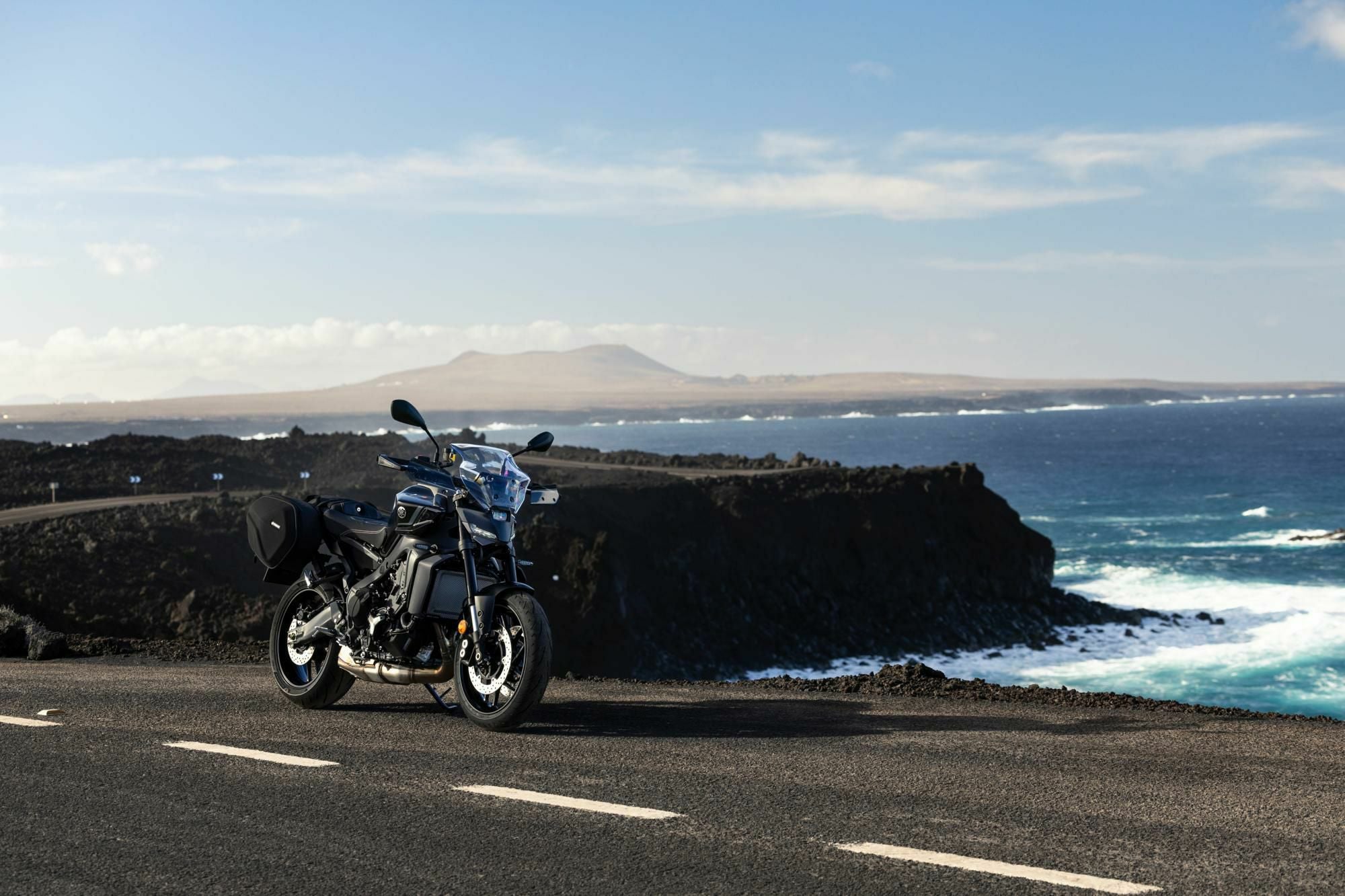 YAMAHA(ヤマハ純正部品) MT-09 ミドルスクリーン | バイクカスタム