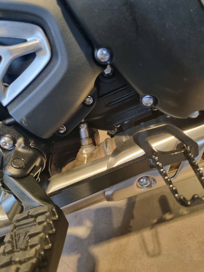 トライアンフ スクランブラー400X/スピード400 スリップオン トライアンフ スクランブラー400X/スピード400 スリップオン