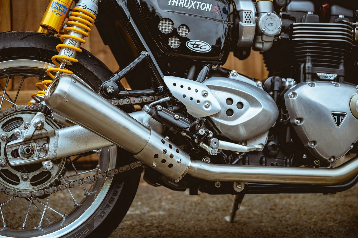 スピードツイン1200/スラクストン1200 フルエキゾーストマフラー