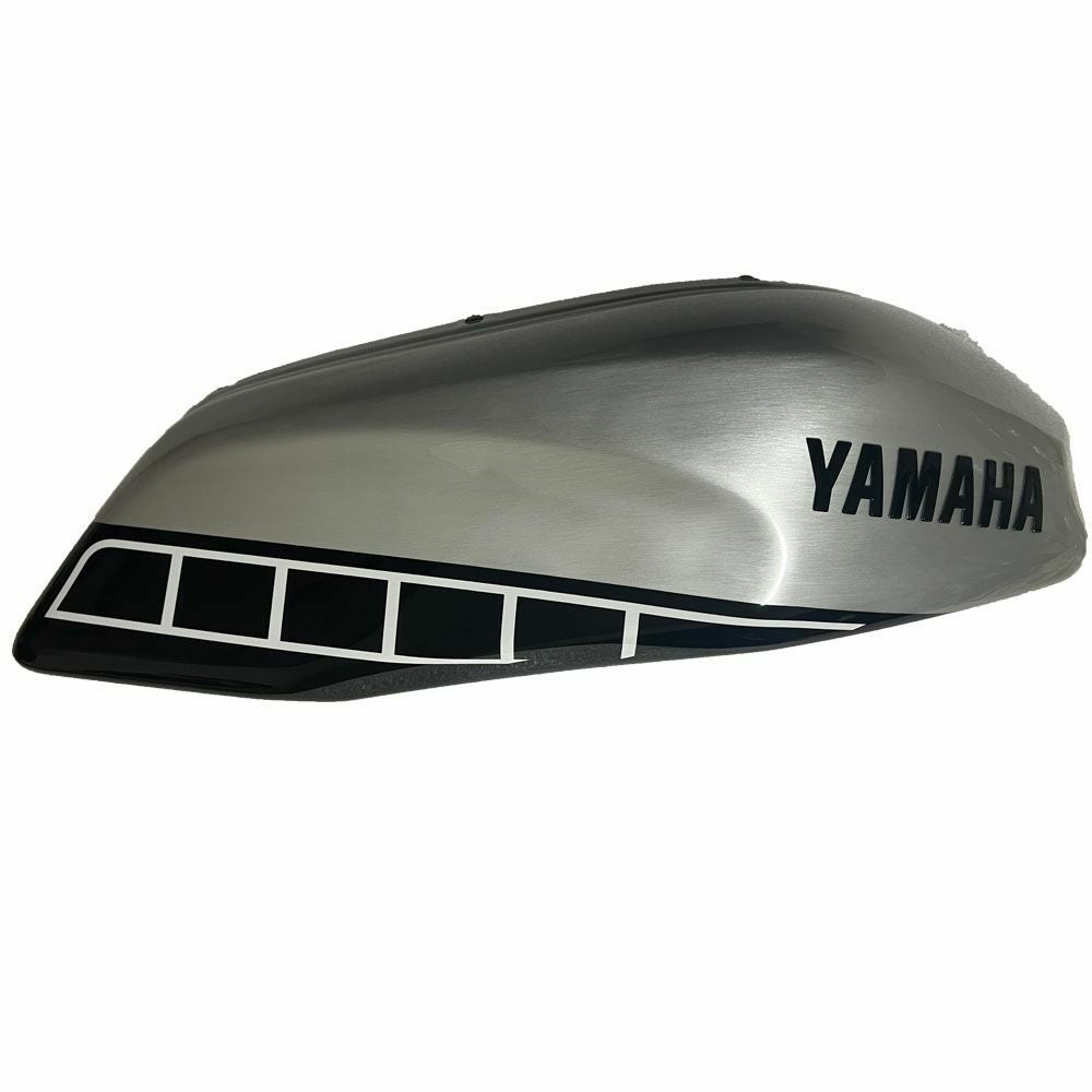 YAMAHA(ヤマハ純正部品) タンクサイドカバー AS 右側 YAMAHA XSR700