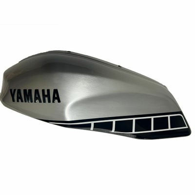 YAMAHA(ヤマハ純正部品) タンクサイドカバー AS 左側 YAMAHA XSR700 