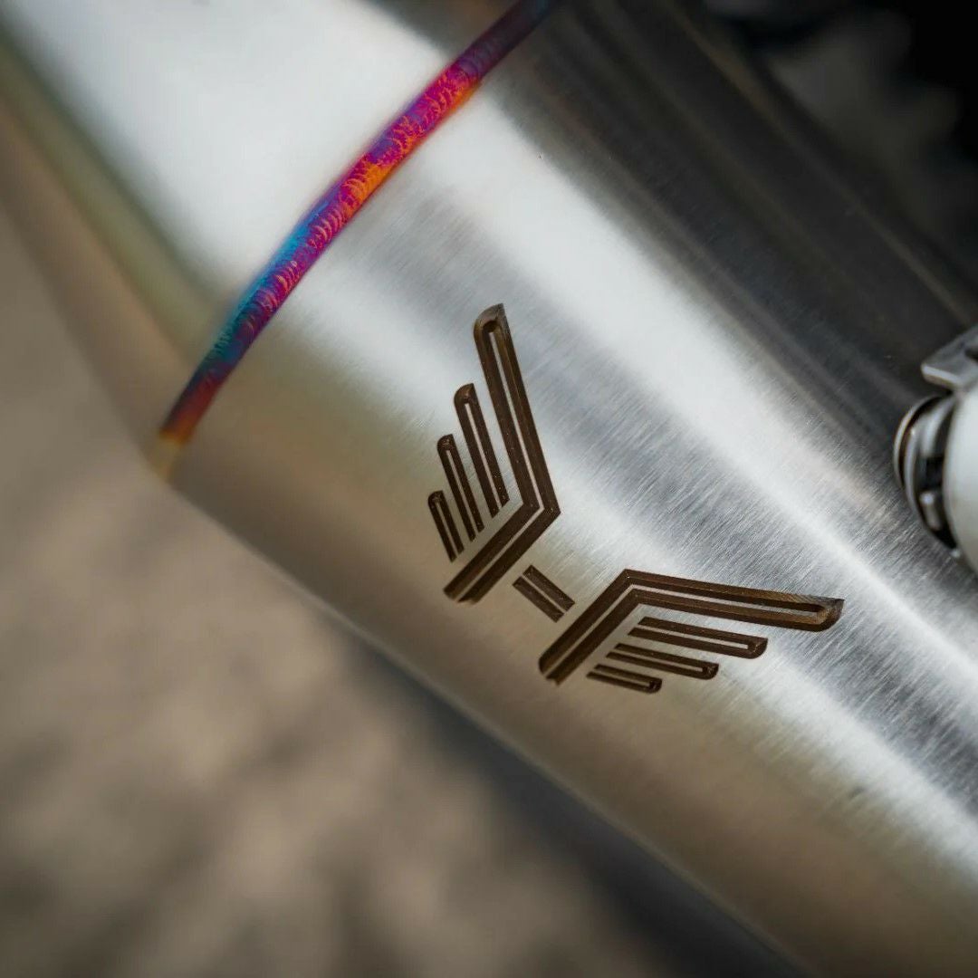 トライアンフ スピードツイン 1200 RS リバースコーンスリップオンマフラー チタン HITCHCOX