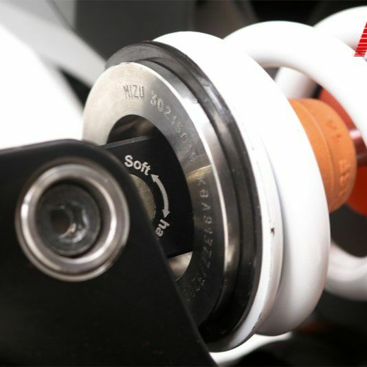 Triumph スクランブラー400X/スピード400 / KTM 390 Duke