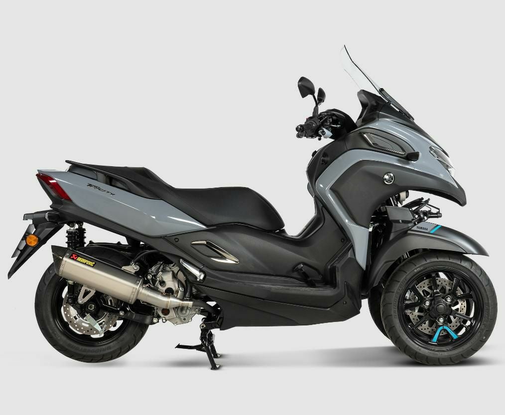 トリシティ300 AKRAPOVIC スリップオンステンレスマフラー EC仕様 AKRAPOVIC スリップオンマフラー ステンレス YAMAHA トリシティ300
