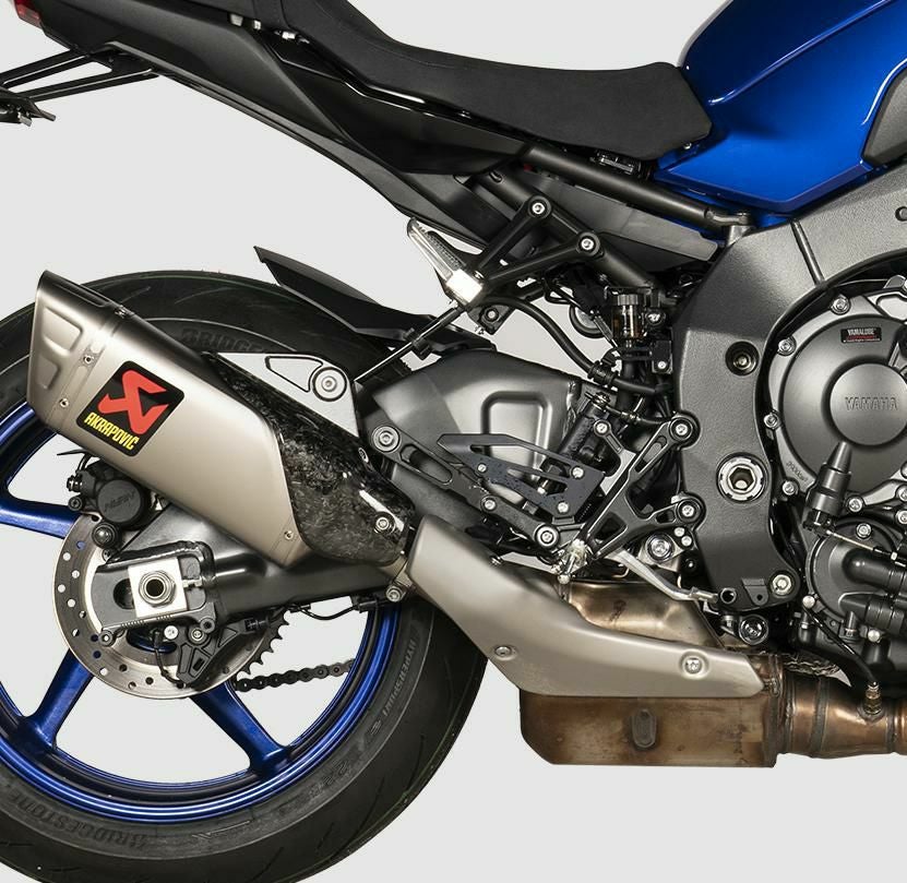 AKRAPOVIČ スリップオンマフラー 車検対応本体YAMAHAMT10 AKRAPOVIC（アクラポビッチ） 送料無料 AKRAPOVIC/アクラポヴィッチ
