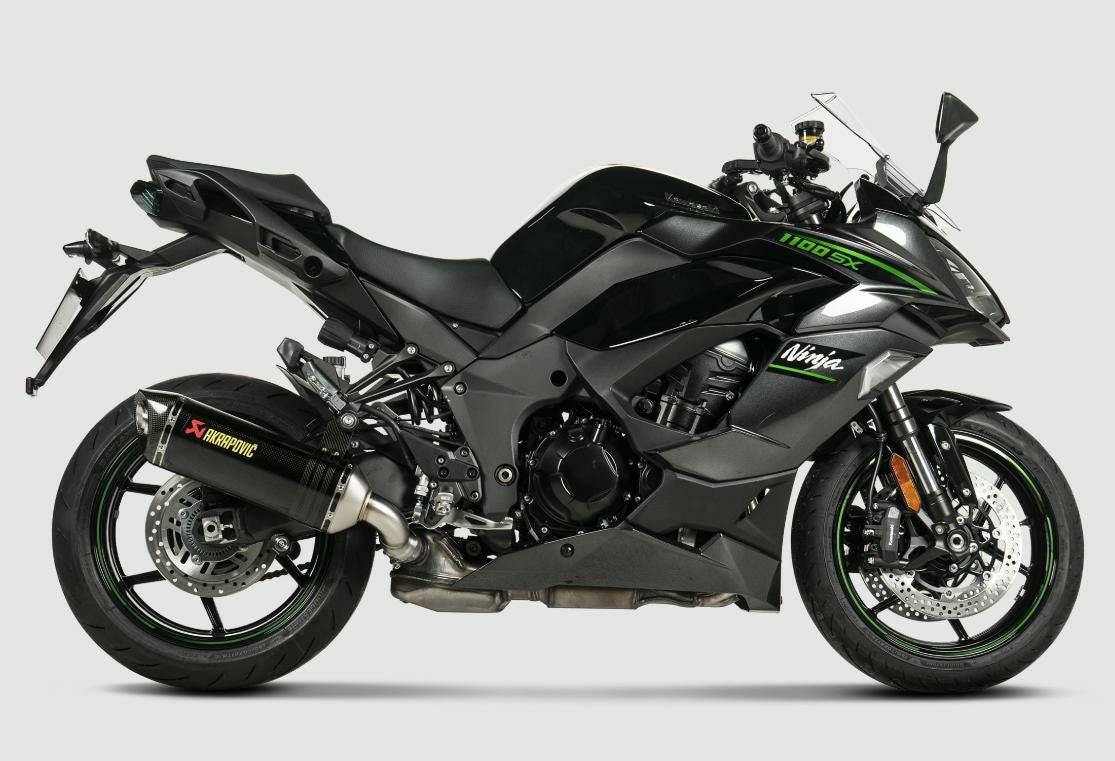 美品★アクラボビッチAKRAPOVIC★スリップオン★忍者★NINJA1000★ AKRAPOVIC（アクラポビッチ） Z1000SX / Ninja 1000 Slip-On Line