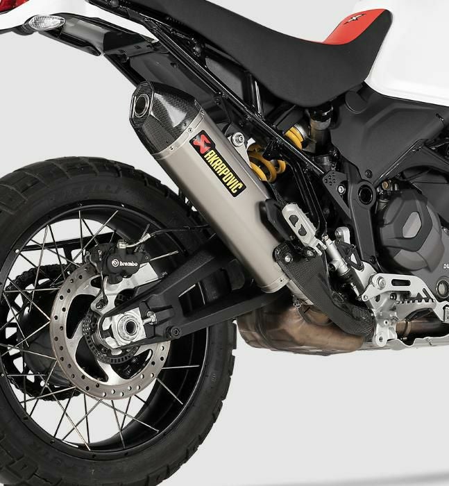 アクラポビッチ製のDUCATI デザートX (2022-2024)専用チタニウム
