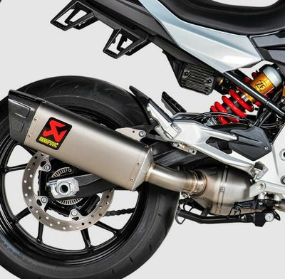 AKRAPOVIC スリップオンマフラー チタン BMW F900R/ F900XR (2020-2024)