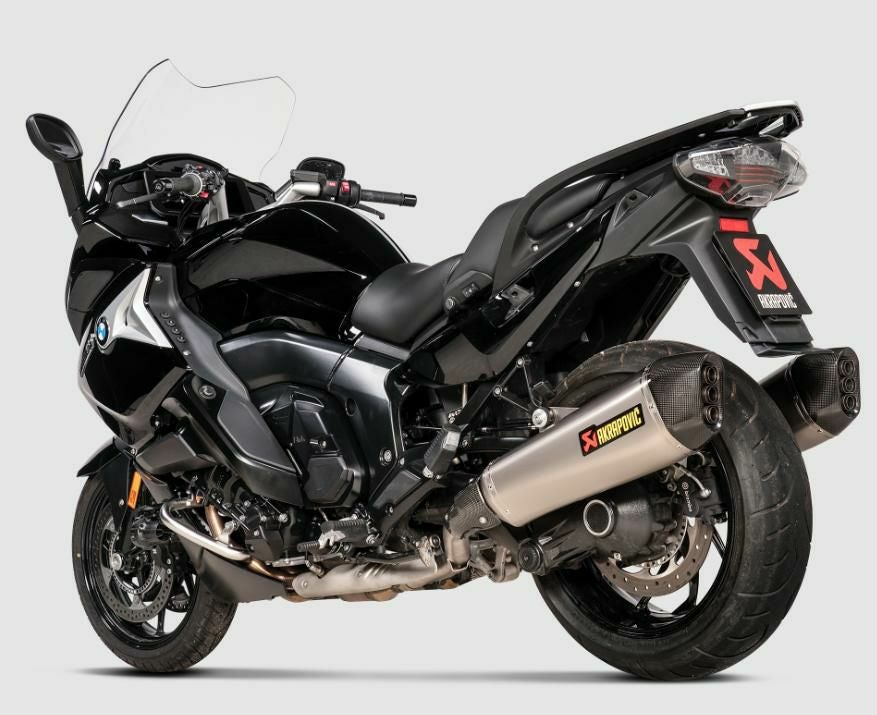 AKRAPOVIC スリップオンマフラー チタン BMW K1600GT/GTL (2011-2024)