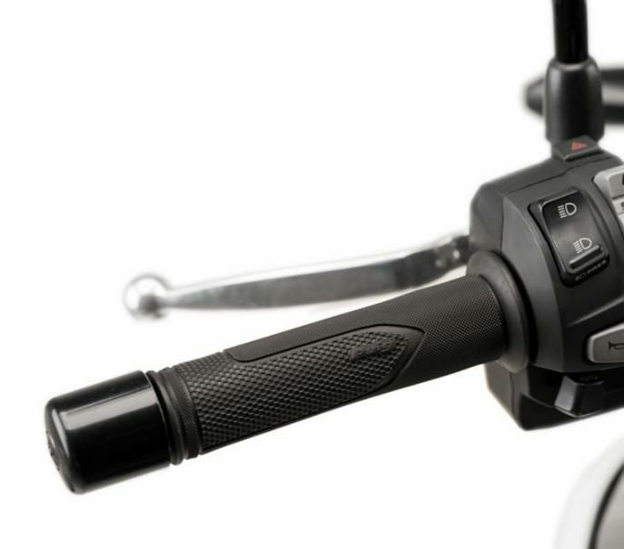 PUIG グリップ Core 22mmハンドルバー専用