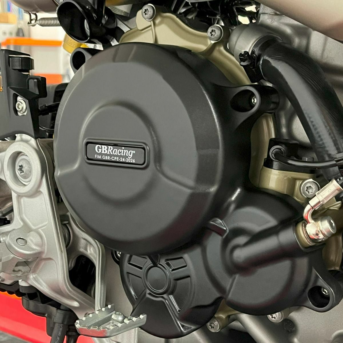 GBRacing クラッチカバー DUCATI ハイパーモタード698 モノ