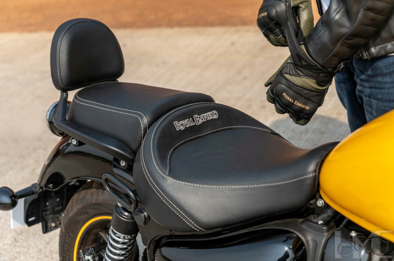 純正】ロイヤルエンフィールド メテオ350 ツーリングシート ブラック