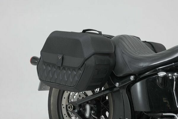 SW-MOTECH Legend Gear サイドバックシステム 左側 LH1 (19,5 L) / 右側 LH1 (19,5 L) Harley-Davidson STスリムFLS (12-17) / STスリムFLSS (12-17) | BC.HTA.18.682.21000_1