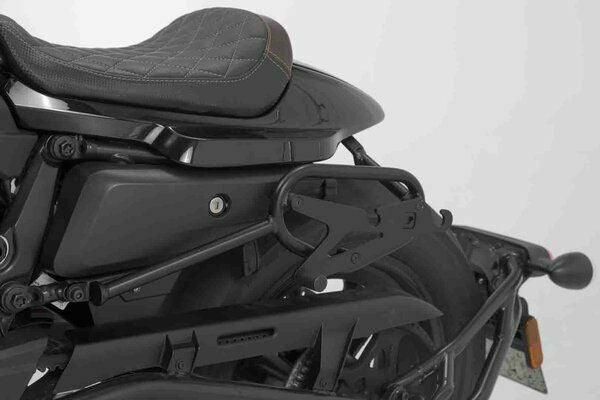 SW-MOTECH Legend Gear サイドバックシステム 左側 LH1 (19,5 L