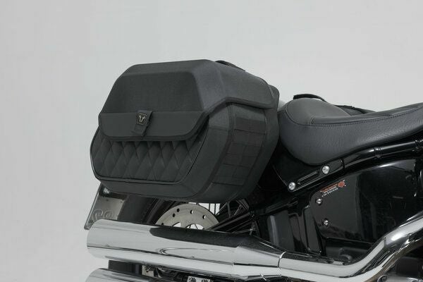 SW-MOTECH Legend Gear サイドバックシステム 左側 LH1 (19,5 L) / 右側 LH1 (19,5 L) Harley-Davidson ソフテイル スリム (FLSL) (17-) / スタンダード (FXST) (20-) / ストリートボブ (FXBB) (17-) | BC.HTA.18.682.21100_1