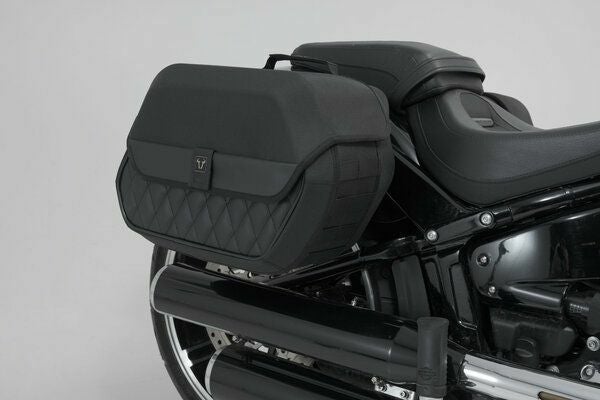SW-MOTECH Legend Gear サイドバックシステム 左側 LH1 (19,5 L) / 右側 LH1 (19,5 L) Harley-Davidson ソフテイル ブレイクアウト / ブレイクアウト S (FXBRS) / ファットボーイ (FLFB) / ファットボーイ (FLFBS) (17-) | BC.HTA.18.682.21200_1