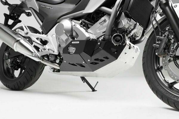 SW-MOTECH エンジンガード(アンダーガード) シルバー/ブラック Honda NC700S/X / NC750S/X DCTモデル専用 | MSS.01.151.10101_1
