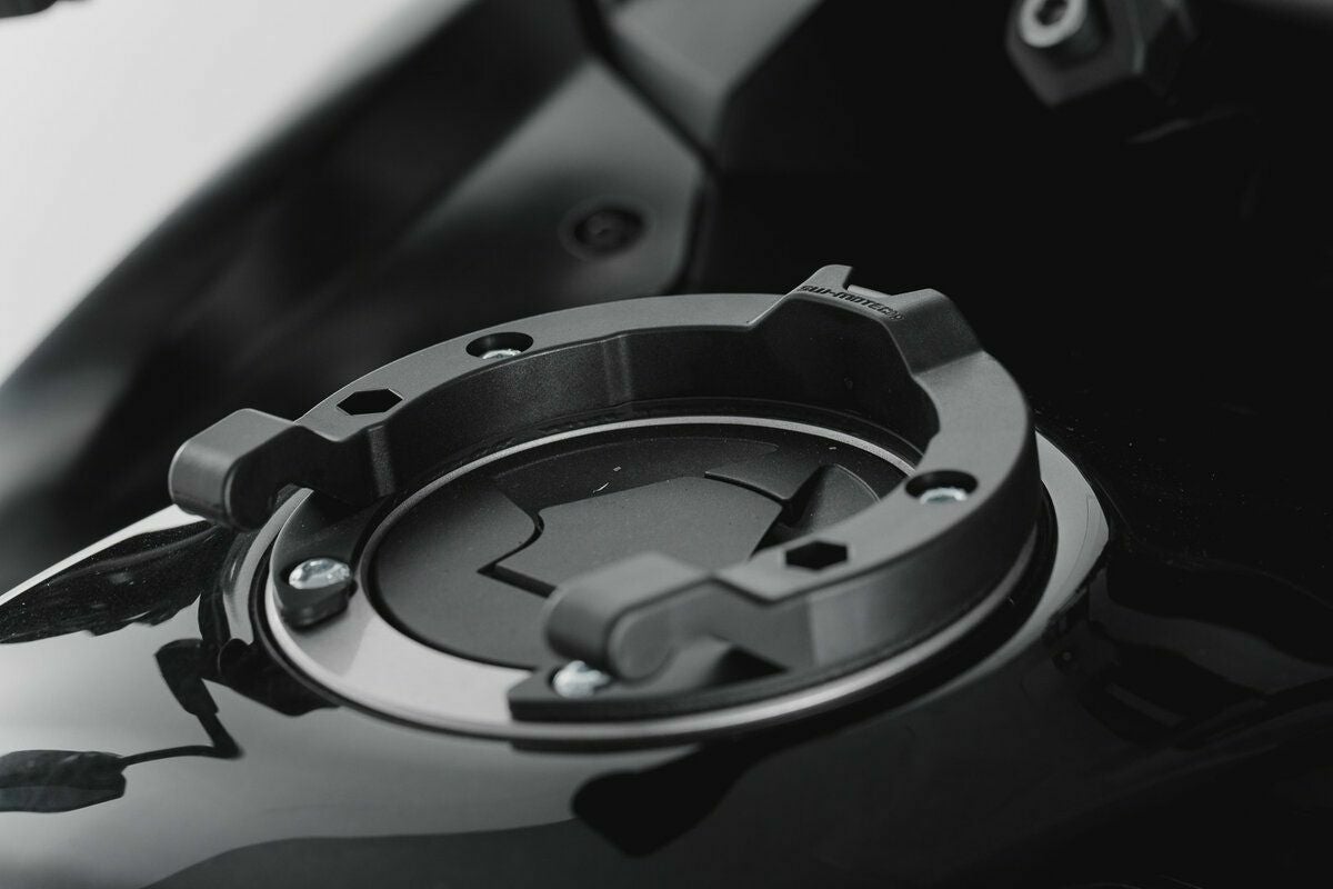 SW-MOTECH ION タンクリング Kawasaki 5穴汎用 | TRT.00.475.14001/B